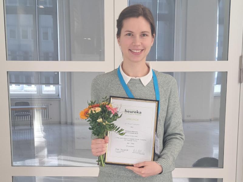 Stephanie Riedmüller gewinnt 1. Preis beim Heureka Student Award 2023
