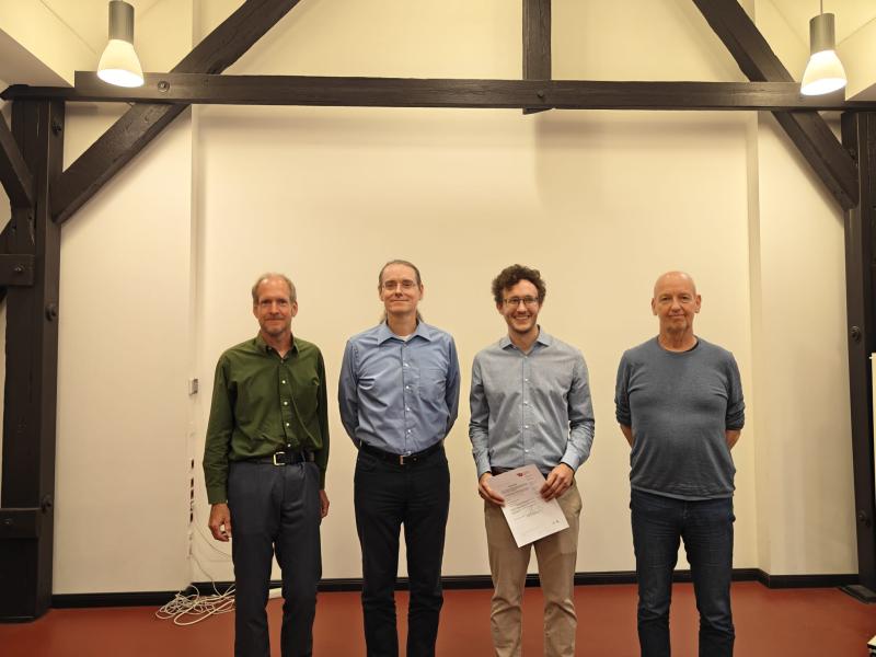 Erfolgreiche Promotion: Nils-Christian Kempke verteidigt Dissertation über struktur- und hardwarebewusste Algorithmen für großskalige Optimierung
